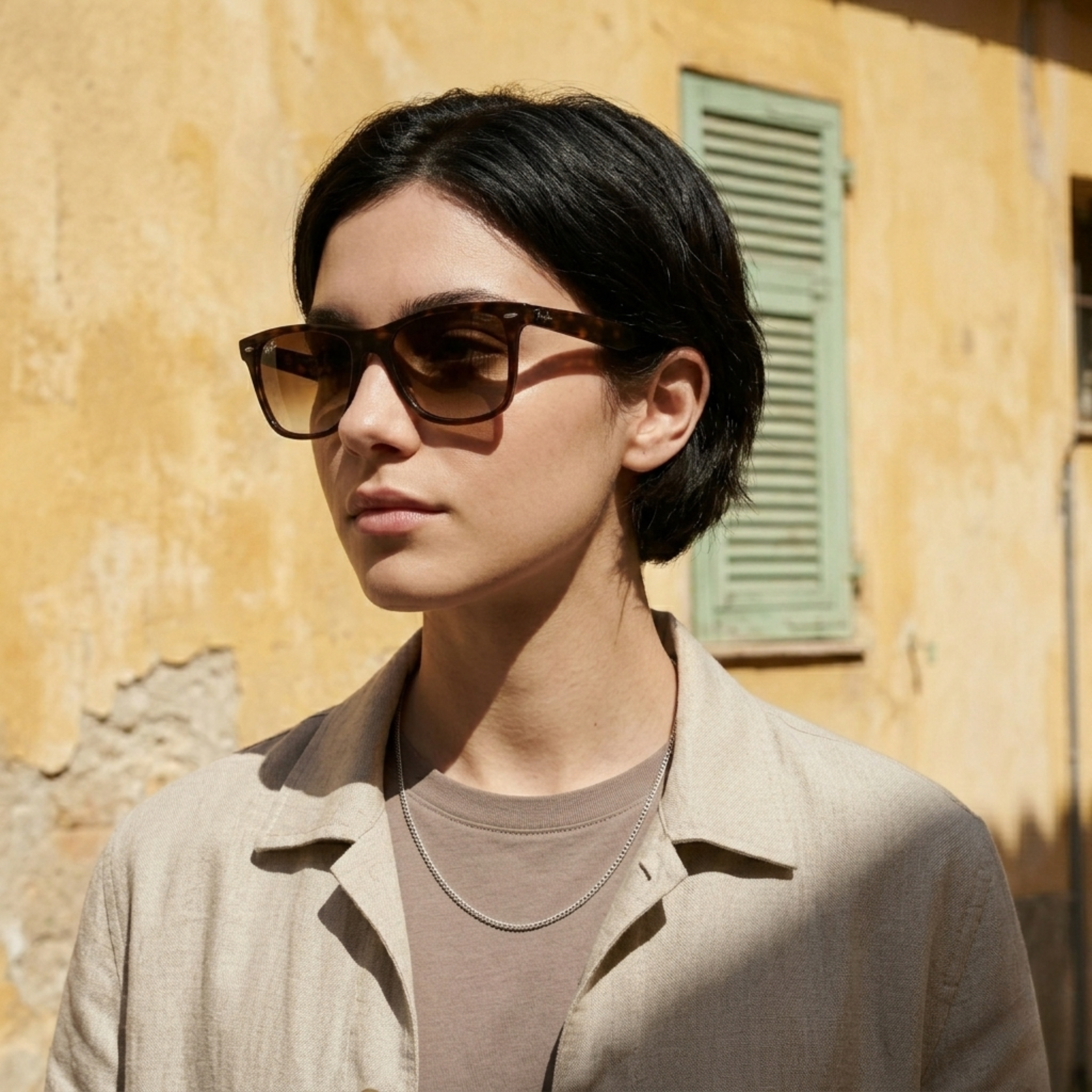 Ray-Ban Wayfarer Blaze – L’icône revisitée avec une touche audacieuse